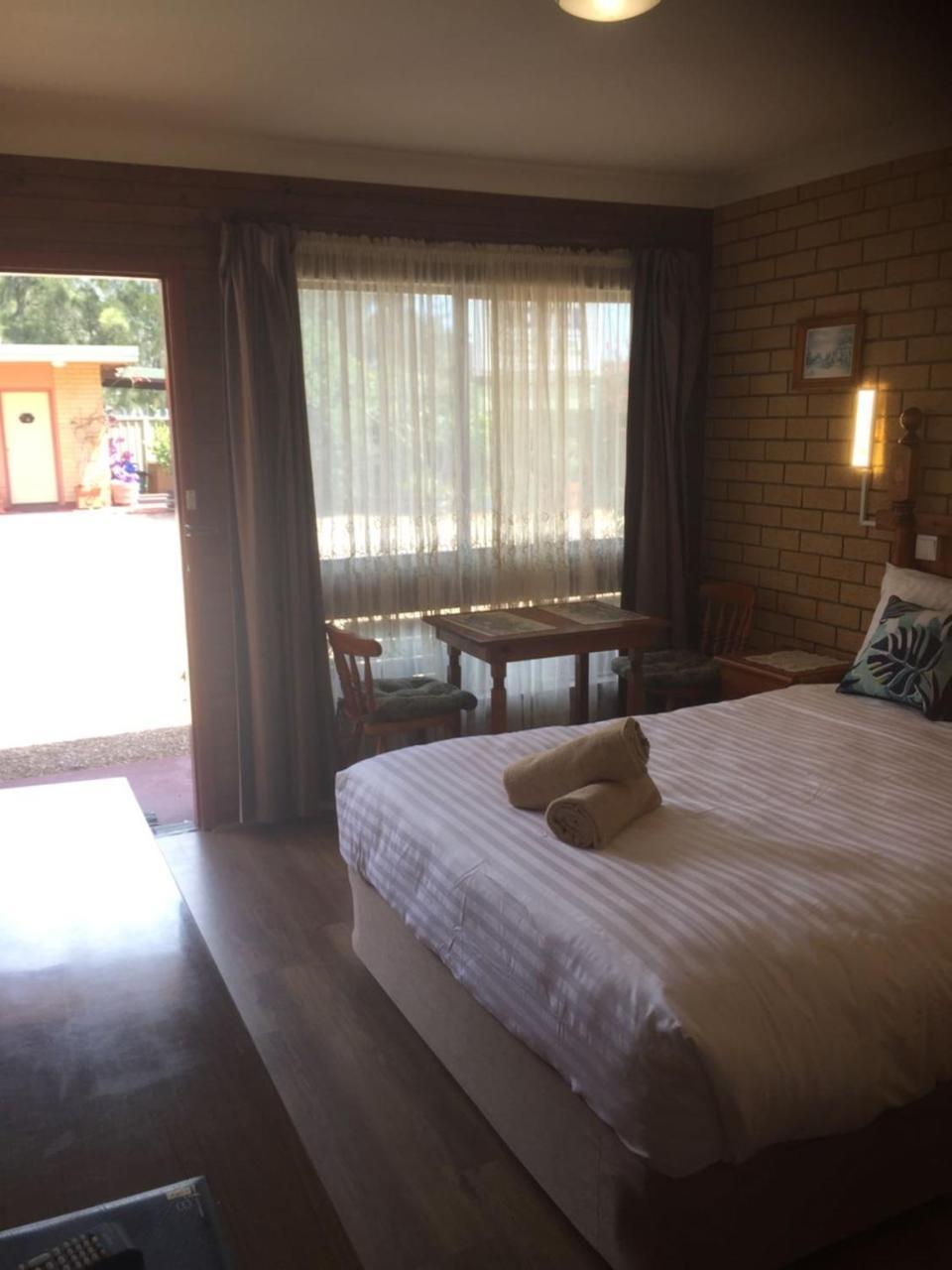 المدخل Lake Front Motel المظهر الخارجي الصورة